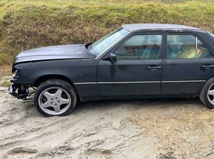 Mercedes w124 5.0 na części