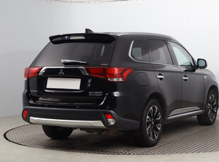 Mitsubishi Outlander 2015 2.0 PHEV 165182km SUV