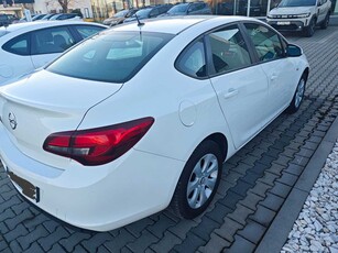 Opel Astra 2019 1.4 T 166309km Sedan