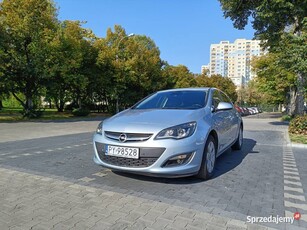 Opel Astra bogato wyposażona