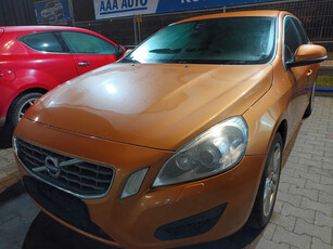 Volvo V60 2012 T3 1.6 278007km Kombi