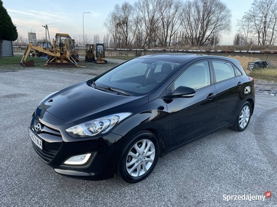 Hyundai i30 1.4 BENZYNA Klimatyzacja Kamera Ledy Bluetooth