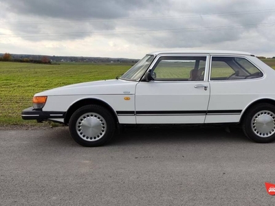 Saab 900