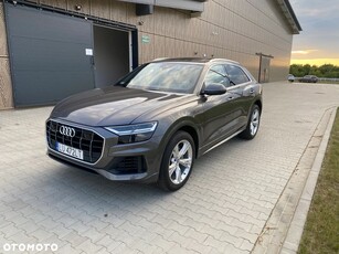 Audi Q8 55 TFSI quattro tiptronic