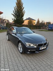 BMW Seria 3 328i xDrive Sport-Aut Luxury Line