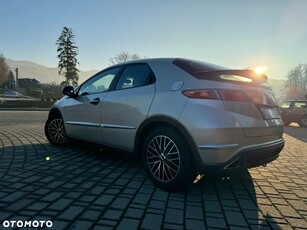 Honda Civic 1.8i-VTEC Automatik Sport