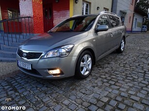 Kia Ceed 1.4 CVVT SW Dream-Team Edition