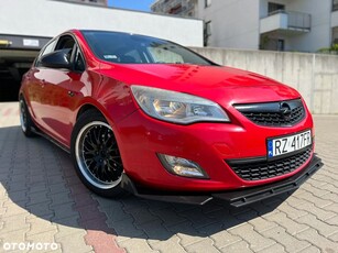 Opel Astra IV 1.4 T Cosmo S&S