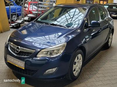 Opel Astra J