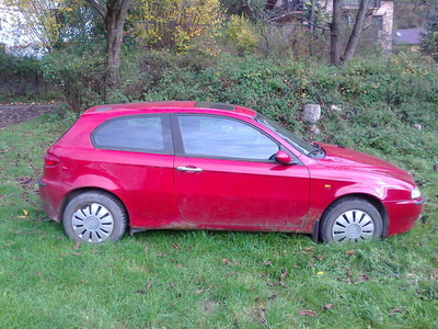 Alfa Romeo 147 1.6120benz Zardzewiała