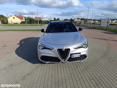 Alfa Romeo Stelvio 2.0 Turbo 16V AT8-Q4 Ti