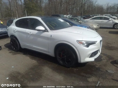 Alfa Romeo Stelvio V6 2.9 Bi-Turbo AT8-Q4 Quadrifoglio