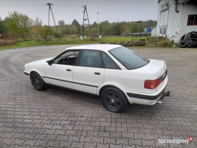 Audi 80 2.0 LPG , 8 zaworów , jeździ na obu paliwach.