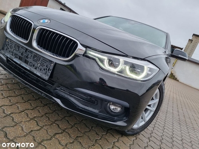 BMW Seria 3 318d Advantage