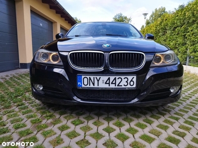 BMW Seria 3 318d DPF Touring Edition Exclusive