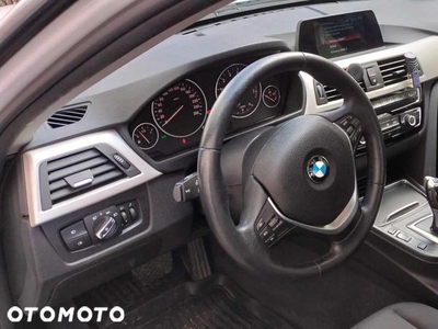 BMW Seria 3 318i