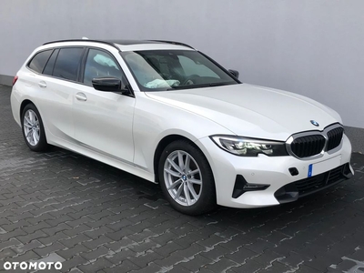 BMW Seria 3 320d Sport Line