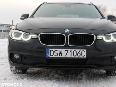 BMW Seria 3 320d Sport Line