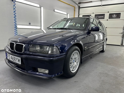 BMW Seria 3 323i