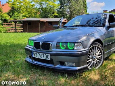 BMW Seria 3 325i