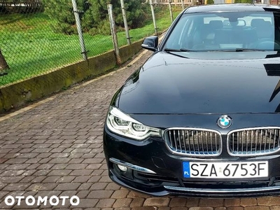 BMW Seria 3 328i xDrive Sport-Aut Luxury Line