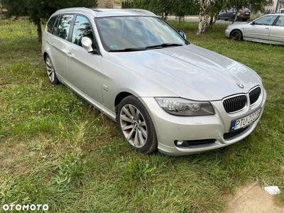 BMW Seria 3 330d xDrive DPF Touring Edition Exclusive