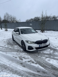 BMW Seria 3 330i Edition M Sport Shadow