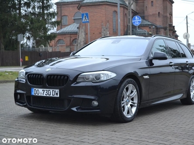 BMW Seria 5 525d xDrive Touring Sport-Aut