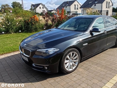 BMW Seria 5 528i xDrive Luxury Line