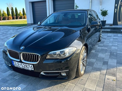 BMW Seria 5 530d xDrive Luxury Line