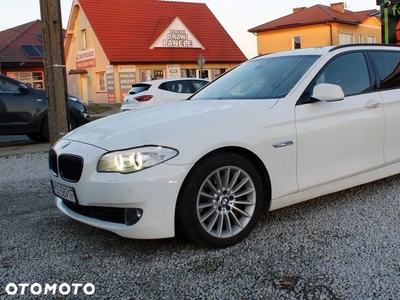 BMW Seria 5 530d xDrive Touring Luxury Line