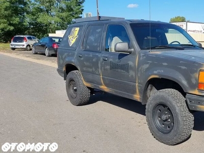 Ford Explorer Standard