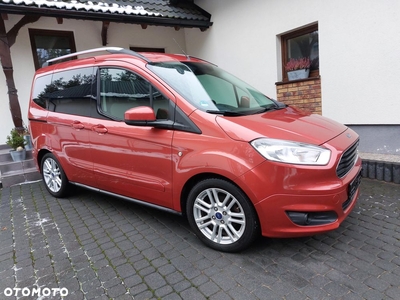 Ford Tourneo Courier 1.0 EcoBoost Titanium