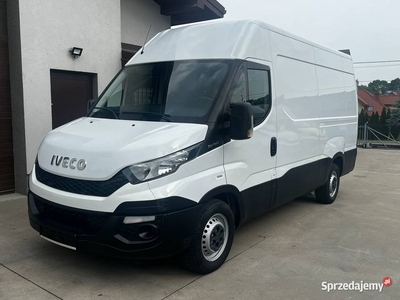 Iveco 35S15 Blaszak średni z klimą