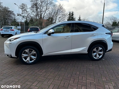 Lexus NX 300h E-FOUR Luxury Line