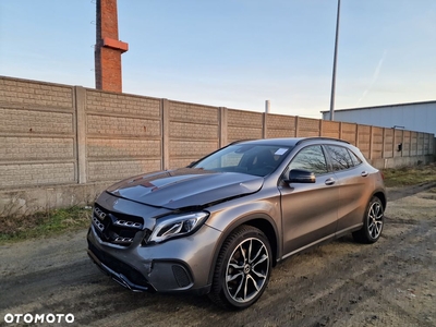 Mercedes-Benz GLA 180