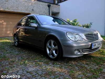 Mercedes-Benz Klasa C 180 T Kompr Classic Starline