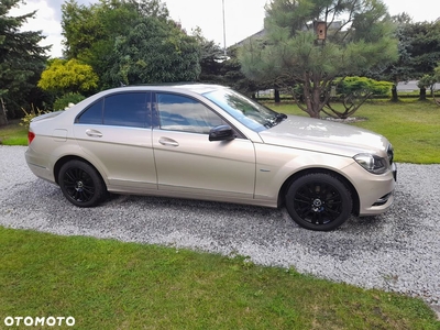 Mercedes-Benz Klasa C 200 CGI BlueEff Elegance