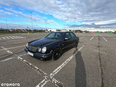 Mercedes-Benz Klasa E 300 TD Elegance