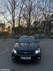 Opel Astra III GTC 2.0 T OPC
