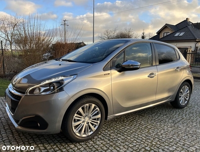 Peugeot 208 PureTech 82 Stop & Start Signature