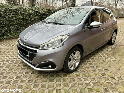 Peugeot 208 PureTech 82 Stop & Start Signature