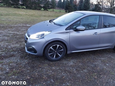 Peugeot 208 PureTech 82 Stop & Start Signature