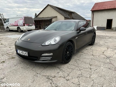 Porsche Panamera 4 Platinum Edition