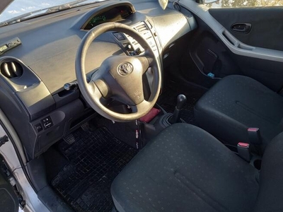 Toyota 2006 rok Yaris