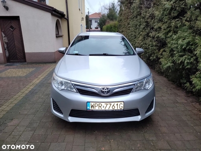 Toyota Camry 2.5 LE