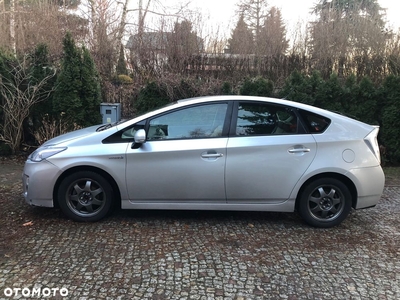 Toyota Prius (Hybrid)