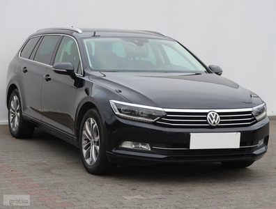 Volkswagen Passat B8 , Salon Polska, Navi, Klimatronic, Tempomat, Parktronic,