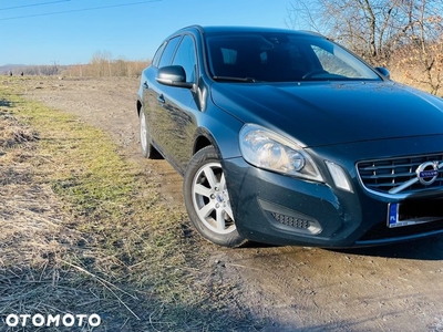 Volvo V60 D2