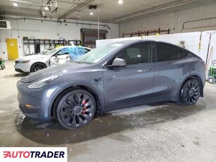 Tesla Model Y benzyna 2023r. (CANDIA)